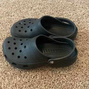 Size 8 women’s crocs.